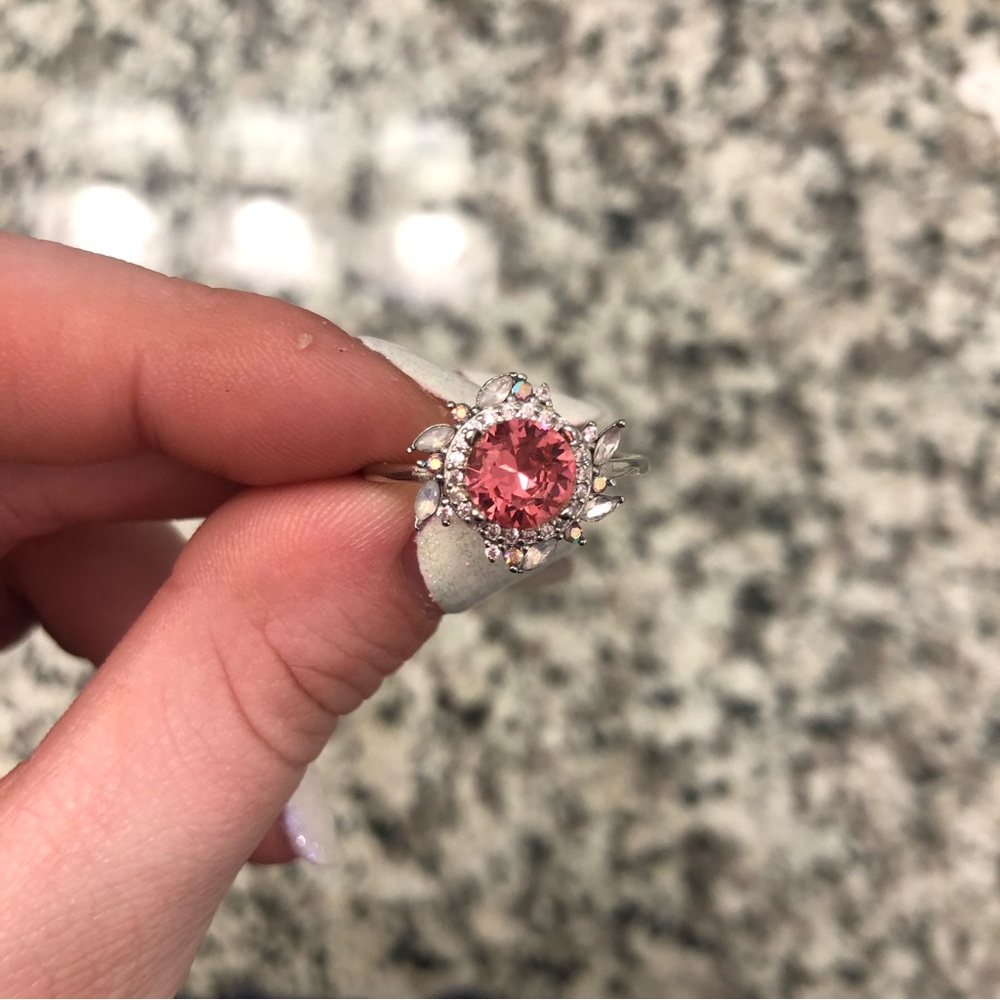NWT Fragrant Jewels Stunning Ring - Picture 3 of 4